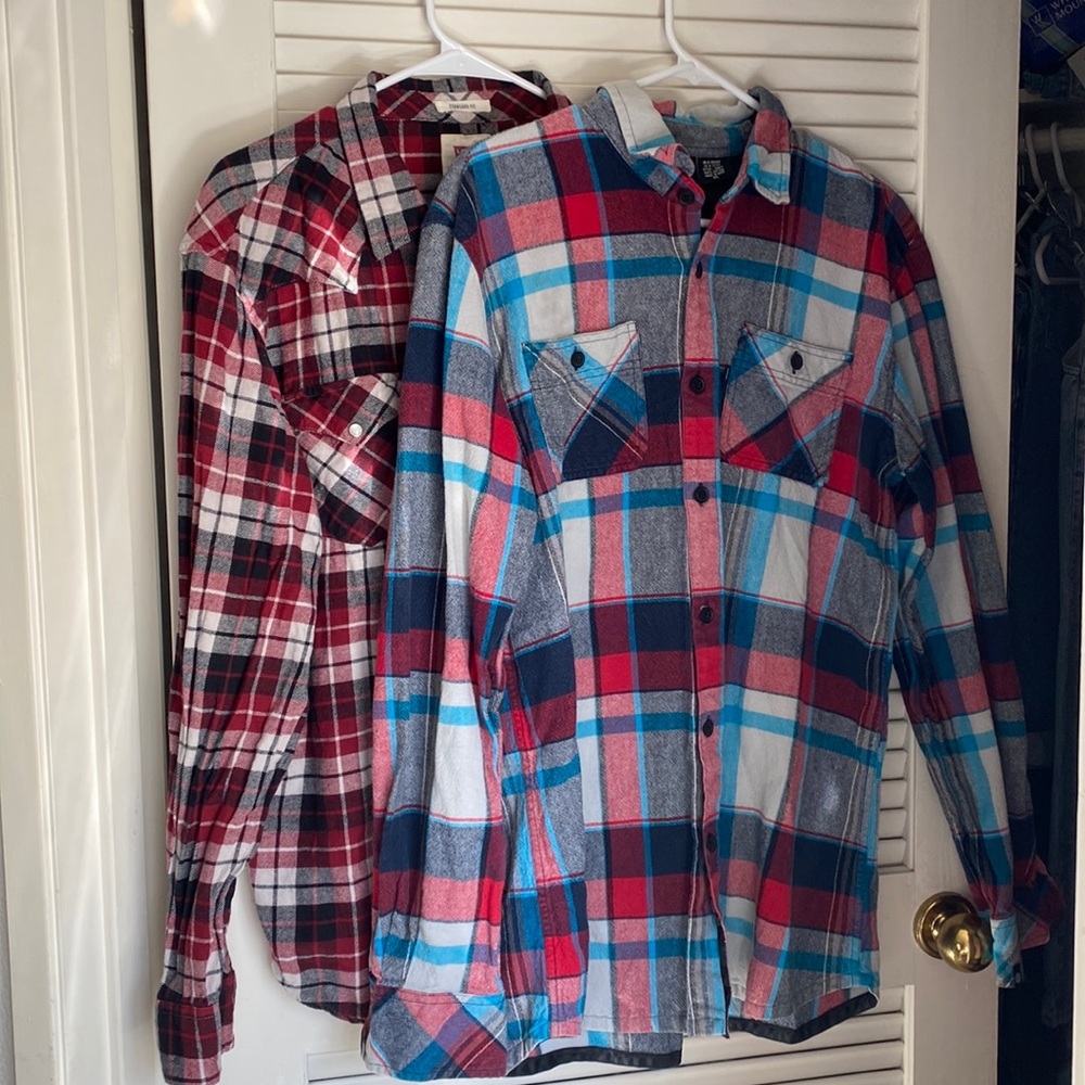 Two XL red white blue black flannel button up Levi’s and element